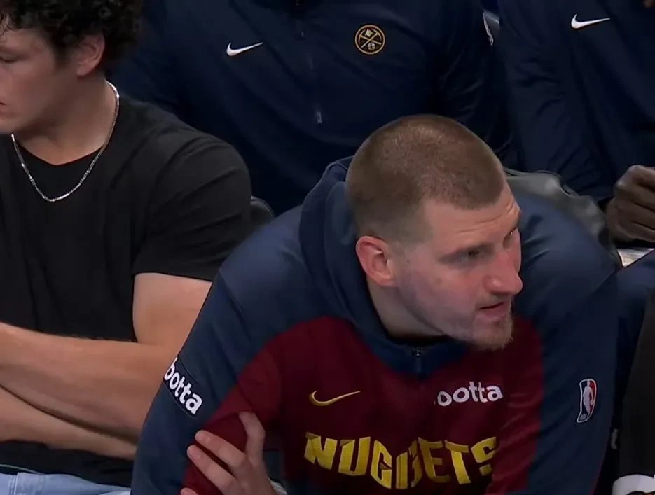 开云体育-阿扎伦卡遭遇十二持续失利，德国队教练压力巨大！热度持续攀升-开云体育